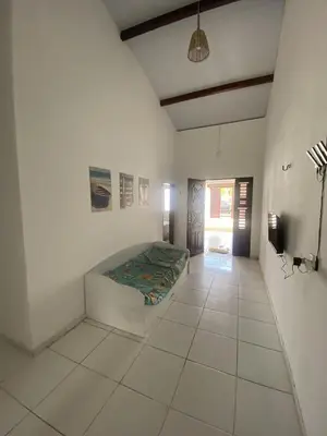 Uma televisão e/ou sistema de entretenimento em Casa no Preá próximo ao Rancho do Peixe