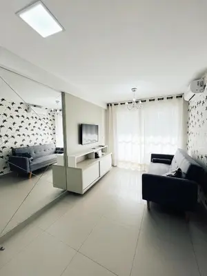 Uma televisão e/ou sistema de entretenimento em My Way Helbor