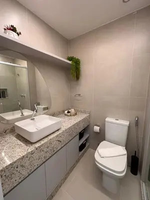 Uma casa de banho em Studio Elegante no Meireles a Poucos Passos do Mar