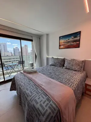 Uma cama ou camas num quarto em Studio Elegante no Meireles a Poucos Passos do Mar