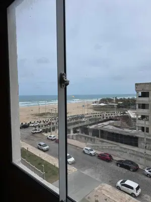 Uma vista do mar geral ou uma vista do mar a partir do apartamento