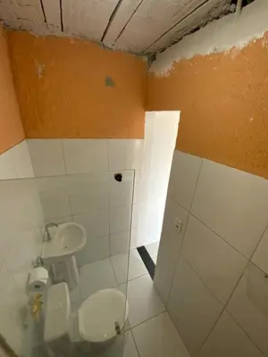 Uma casa de banho em Lindo, simples, aconchegante e pé na areia