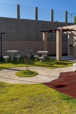 Um jardim no exterior de Apartamento Pé na Areia Praia do Futuro Fortaleza