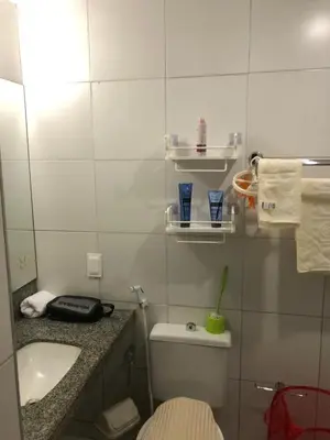 Uma casa de banho em Hotel Golden Fortaleza para vista mar
