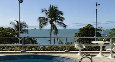 A piscina em ou perto de Hotel Golden Fortaleza para vista mar