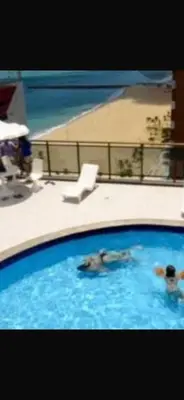A piscina em ou perto de Sol &praia