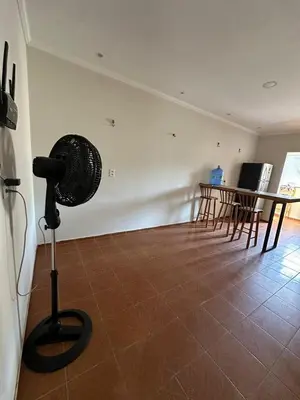 Uma televisão e/ou sistema de entretenimento em Preá Beach Flat