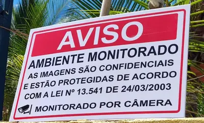 Um certificado, prémio, placa ou documento mostrado em casa n 4 jeri