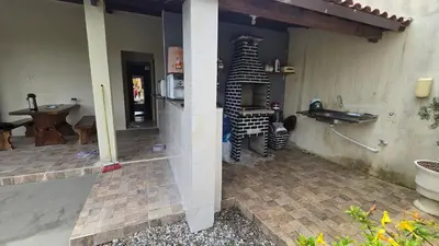 As comodidades para churrasco disponíveis para os clientes desta casa de férias