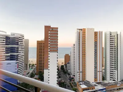Uma vista do mar geral ou uma vista do mar a partir do apartamento