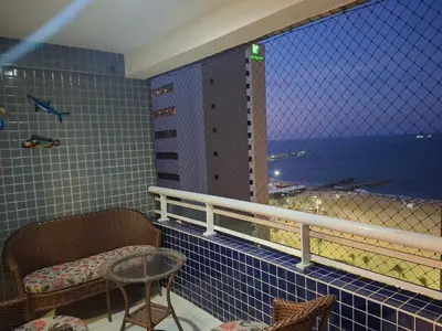 Uma vista do mar geral ou uma vista do mar a partir do apartamento