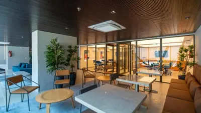 A planta de Studio Esmeralda com Piscina e Vista para o Mar