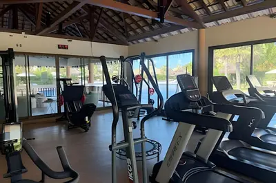 O centro de fitness e/ou as comodidades de fitness de VG106 - VG SUN Cumbuco 100% nascente terreo por Will