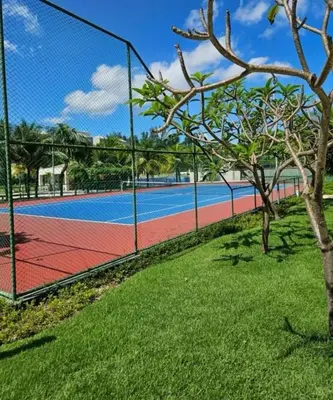 Comodidades para jogar ténis e squash em Wai Wai Resort Cumbuco 107G ou nas proximidades