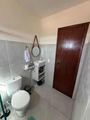 Uma casa de banho em Residencial Poeira no Mar apto