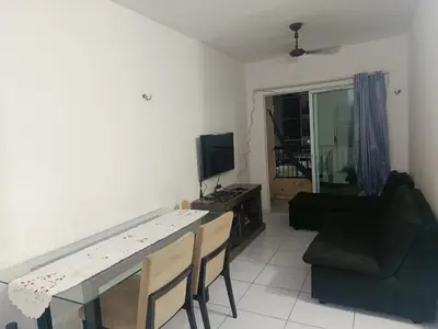 Uma televisão e/ou sistema de entretenimento em Rogerio AP Compartilhado
