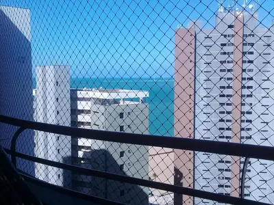 Uma vista do mar geral ou uma vista do mar a partir do apartamento