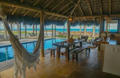 A piscina em ou perto de Villa Mandala