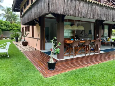 Um jardim no exterior de CASAS DO TON FLEIXERAs