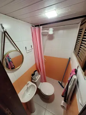 Uma casa de banho em Apto pé na areia, paradisíaca praia do presídio CE