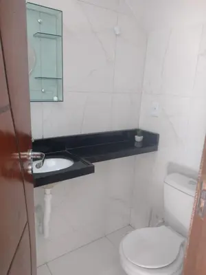 Uma casa de banho em AZURE residence