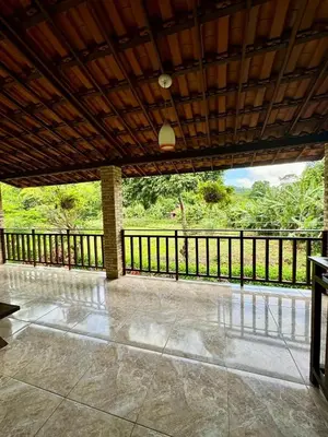 Uma varanda ou terraço em Casa Brejo 2 a 6 km de Guaramiranga