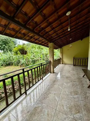 Uma varanda ou terraço em Casa Brejo 2 a 6 km de Guaramiranga