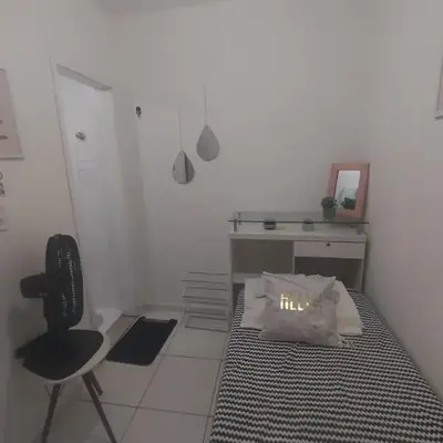 Suíte em Apartamento no Meireles