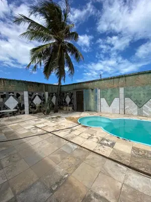 A piscina em ou perto de Casa de Praia no Icaraí a 100m da praia