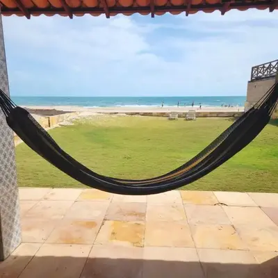 Casa Pe na Areia com Piscina e Ar em Morro Branco