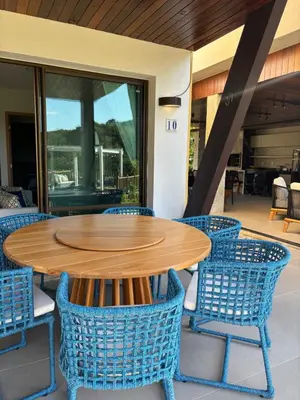 Um pátio ou outra área exterior em Guaramiranga casa aluguel