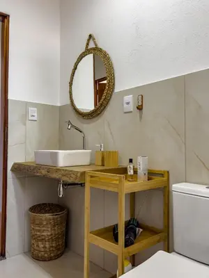 Uma casa de banho em Casa da Jô, Fortim Barra