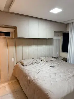 Uma cama ou camas num quarto em Apartamento top CAMBEBA