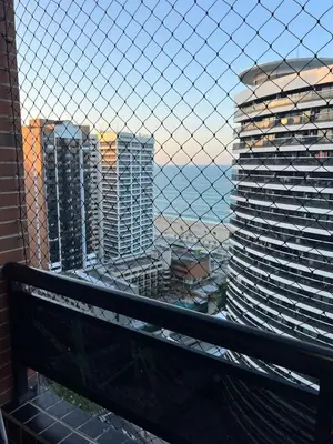Uma vista do mar geral ou uma vista do mar a partir do apartamento