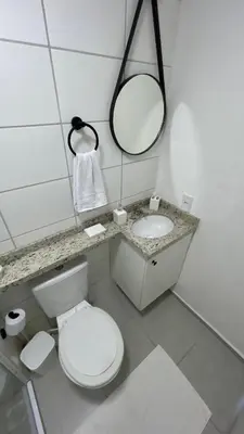 Uma casa de banho em Ap Mirante Fortaleza 5min da Praia com Piscina e Rooftop para 6 pessoas