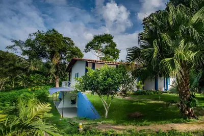 Um jardim no exterior de Hotel Fazenda Portal das Montanhas