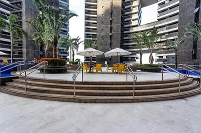 O edifício onde o apartamento está situado
