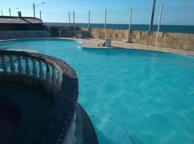 A piscina em ou perto de Apartamento na praia do Icaraí com 2 suites