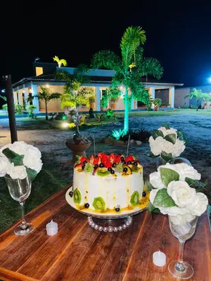 Um jardim no exterior de Chácara recanto dos sonhos