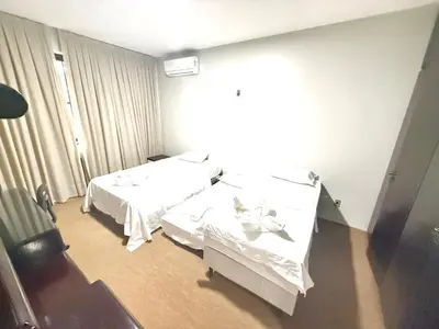 Uma cama ou camas num quarto em Raridade Apê 4 Quartos|Meireles|Beira Mar|180m2