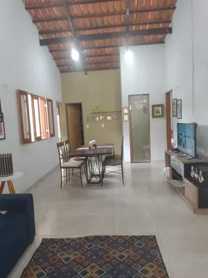 Uma televisão e/ou sistema de entretenimento em Rancho dos Bicos