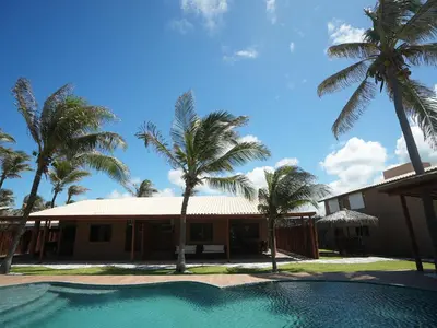 A piscina em ou perto de Seaside Retreat w4 Bedrooms and Pool