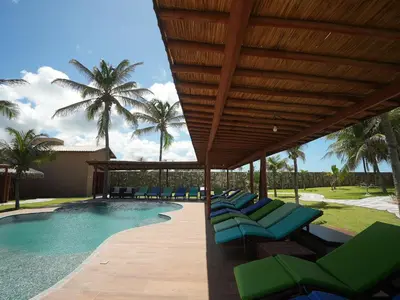 A piscina em ou perto de Seaside Retreat w4 Bedrooms and Pool
