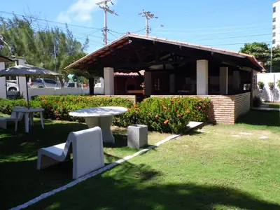Um jardim no exterior de Hotel Praia do Futuro
