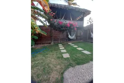 Um jardim no exterior de KazaBrasil