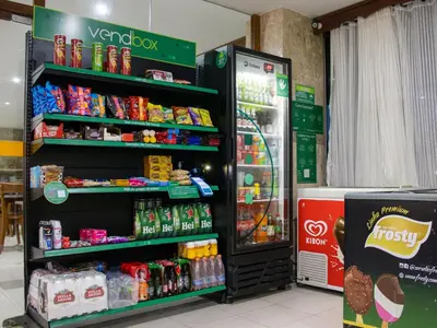 Um supermercado ou outras lojas no hotel ou nas proximidades