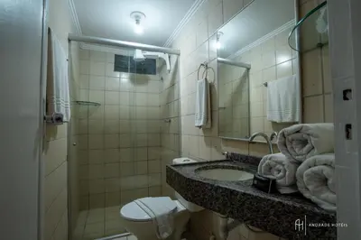 Uma casa de banho em Rede Andrade Coimbra