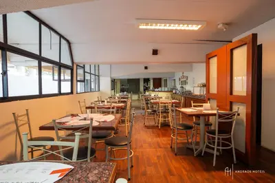 Um restaurante ou outro lugar para comer em Rede Andrade Coimbra