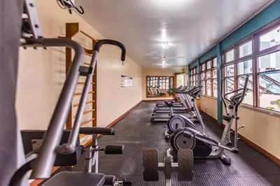 O centro de fitness e/ou as comodidades de fitness de Amuarama Hotel