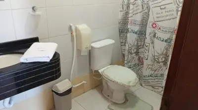 Uma casa de banho em Pousada e Pizzaria Sol e Alegria